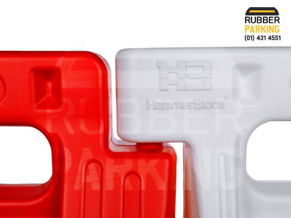 Nuestras barreras viales también conocidas como barreras New Jersey son elaborados a base de polietileno de alto peso molecular, son fáciles de acoplamiento y una vez que estén llenos de arena, son muy resistentes al impacto con vehículos.