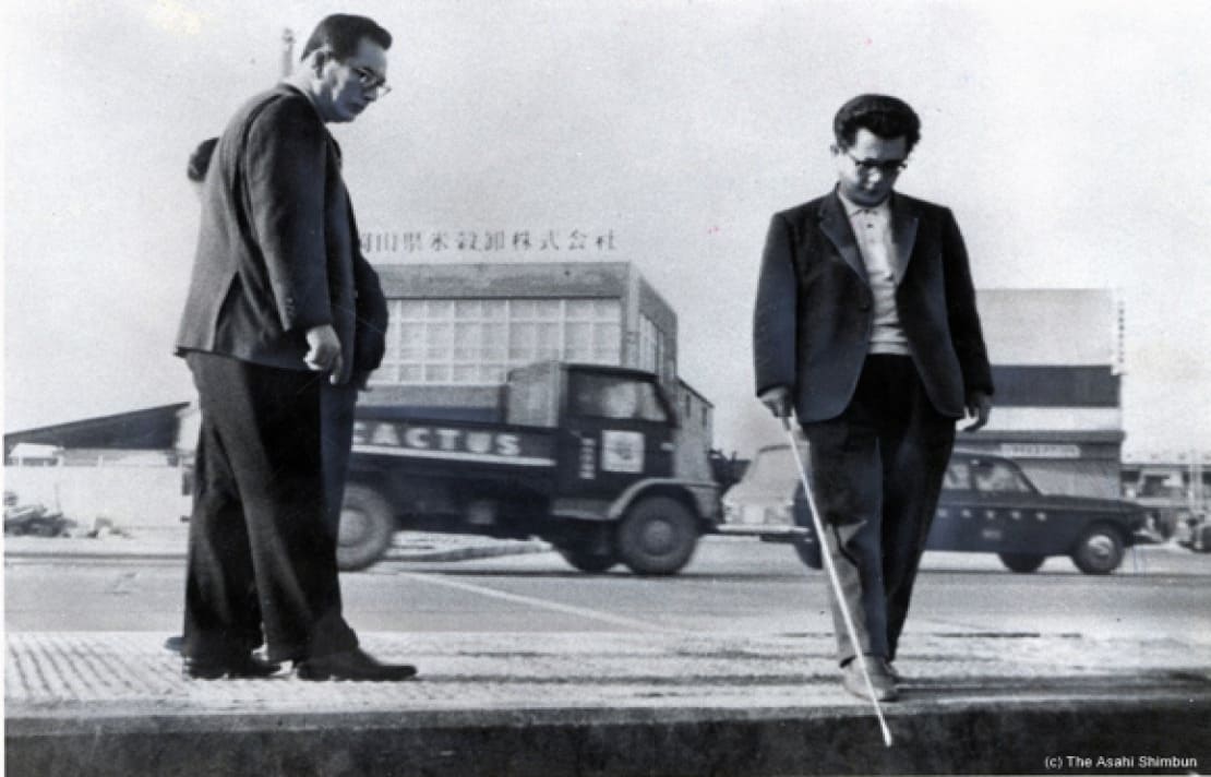 historia del piso podotáctil